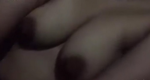 ရေချိုးခန်းထဲမှာရှယ်ပြတဲ့ တစ်ခုလပ်မလေး အောကား