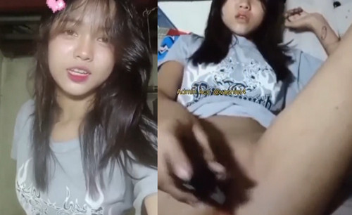 စောက်ဖုတ်လေးကို ကလိပြီး ကောင်းနေတဲ့ စော်လေး